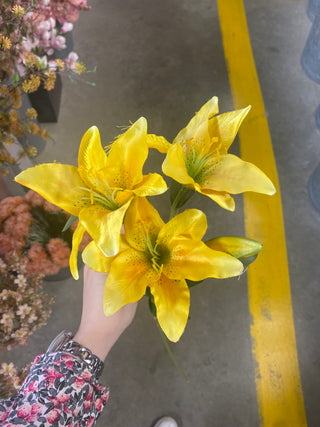 Day Lily Spray Yellow 30"